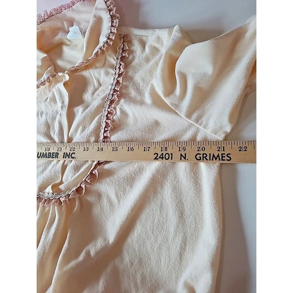 Danielle Night Gown Womans M Vintage Lace Trim Beige Button Front‎ Long Sleeve